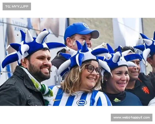 英超俱乐部开放日举办,小球迷与球星互动 英超俱乐部开放日举办,小球迷与球星互动