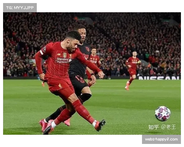 看台上小球迷举牌“爸爸，这是我的第一个欧冠之夜”